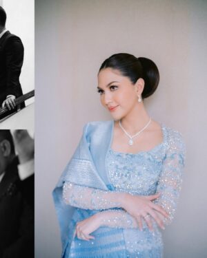 Jessica Mila Instagram - Embracing the beautiful traditions of Martumpol 🤍 #KUPunyaMILA

Photographer by @ini_niel @venemapictures 
Make Up by @taliasubandrio 
Hair by @hairbysinta 
Bride Attire by @myrnamyura 
Songket by @merdisihombing 
Bride & Family Shoes by @regisbridalshoes 
Groom & Family Attire by @wonghangtailor
