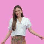 Jessica Mila Instagram - SAATNYA THE POWER OF EMAK-EMAK BEDASTER BERSATU! Daster Wangi Molto x Jessica Mila yang lagi viral ini bisa kamu dapatkan di toko ecommerce kesayangan loh! Cek linknya di bio @moltoindonesia dan buruan check out. Emang boleh sekembar ini sama Jesmil? 🤭 Yuk #WangiSquadMolto buruan borong sekarang karena stok terbatas. Mention temen kamu untuk ajak kembaran bareng ya ❤️
