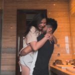 Jessica Mila Instagram - My heart is brimming with love, just like my growing belly👶🏻 Kami berharap kalian bisa terus menjadi bagian dari perjalanan ini, memberikan doa-doa terbaik, semangat, dan cinta kepada kita berdua serta si kecil yang akan segera tiba. Can't wait to share this incredible journey with all of you! 🤍 #SensitifMengerti #SensitifMoment #YourPregnancyPartner