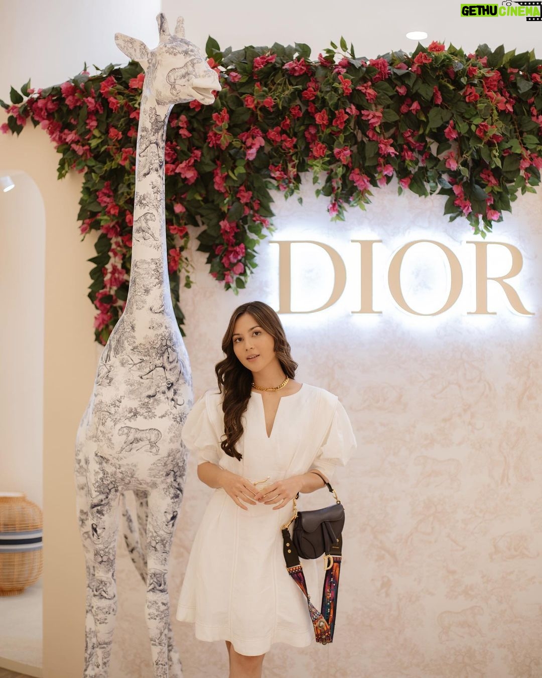 Jessica Mila Instagram - Summer in a bottle. The new fragrances of Dior La Collection Privée are the perfect way to capture the essence of summer 🤍 @diorbeauty #Dioriviera #DiorLaCollectionPrivee