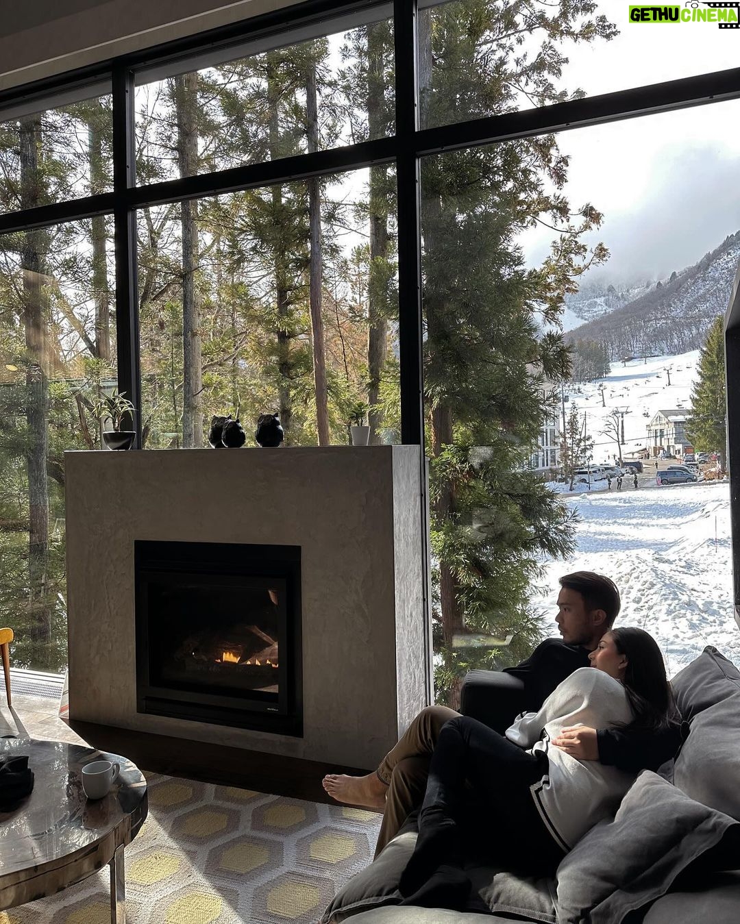 Jessica Mila Instagram - Winter wonder in the heart of the mountains ❄️ Hakuba