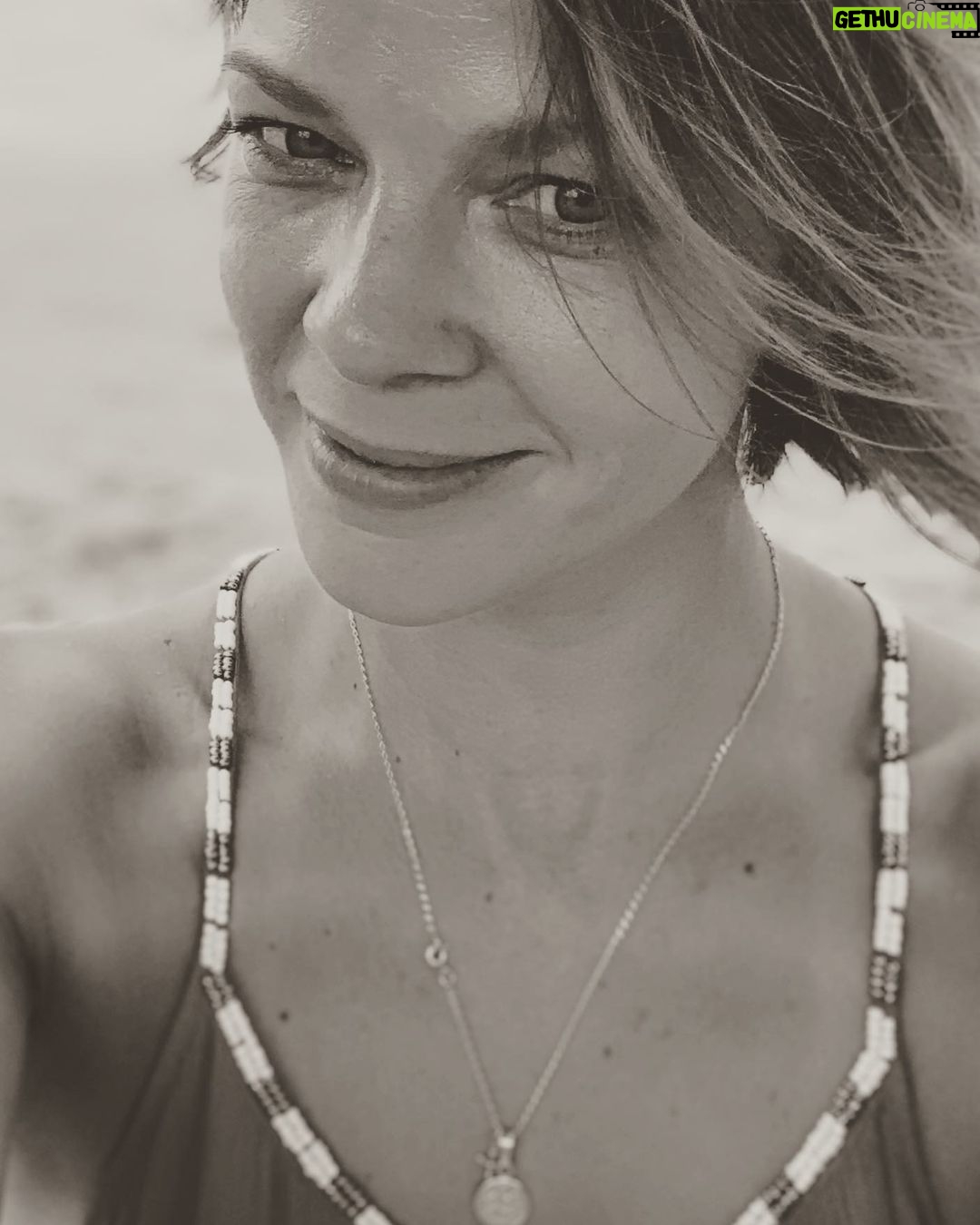 Jessica Schwarz - 1.9K Likes - Challenge accepted 🖤🤍 #womansupportingwomen#blackandwhitechallenge #hugallgirlsintheworld @sandrastraum @rosamerk @suupertini @friederikekempter