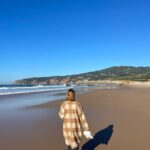 Jessica Schwarz Instagram – Gestern noch so…#portugal#sunshine#bluesky#barefootgirl