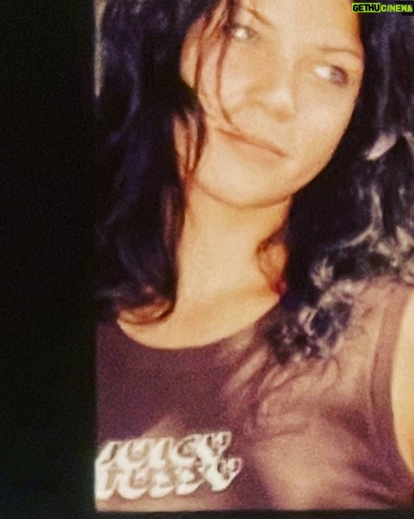 Jessica Schwarz Instagram - A friend just gave me this pic, it must be from around 20 years ago. I had long black hair, open and wild, it made me feel strong. I am still open,wild and strong and all my thoughts and strengths I have now, goes to the Iranian woman, fighting for there rights ❤️ #mahasaamini