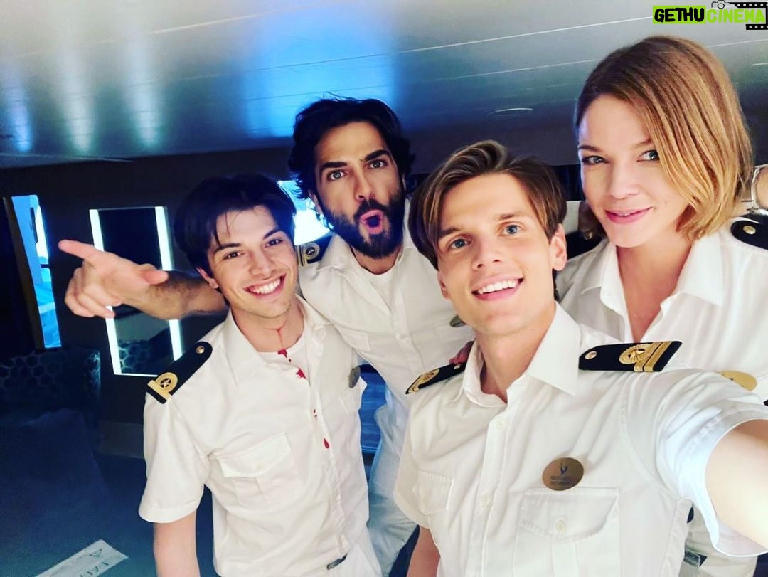 Jessica Schwarz Instagram - Thanks guys, it’s been quite a ride, but with incredible memories 🤟🏼 @marcoboccireal @alessandroegger @lucio.veronesi #unwanted#oliverhirschspiegel @pantaleonfilms