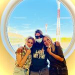 Jessica Schwarz Instagram - Jetzt ist es wirklich #overandout, kann es kaum glauben… 6Wochen, was für eine Reise und mit Euch beiden, ein Fest… Danke @julchen_zu_berlin und @petraschmidtschaller für eure Kreativität, eure Power, eure Warmherzigkeit! Danke @omaingefilm und @warnerbrosde das ihr diesen Trip möglich gemacht habt. Thanks to the fantastic #overandout Team❤️‍🔥 It was a blast, now It’s a wrap 🥺 bye bye @croatia Pula Airport