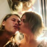 Jessica Schwarz Instagram - Schicke euch allen “good new year vibes” und hoffe ihr habt alle jemanden an eurer Seite, an den ihr denkt, den ihr umarmen könnt, den ihr in eurem Herzen habt und hoffentlich in diesem Augenblick oder spätestens im neuen Jahr wieder in die Arme schließen könnt... #2021#staypositiv#lookforward#lovemylove