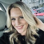 Jessica St. Clair Instagram - Almost glued my eyelids shut whilst putting on my lashes tonight. Worth it. @junediane