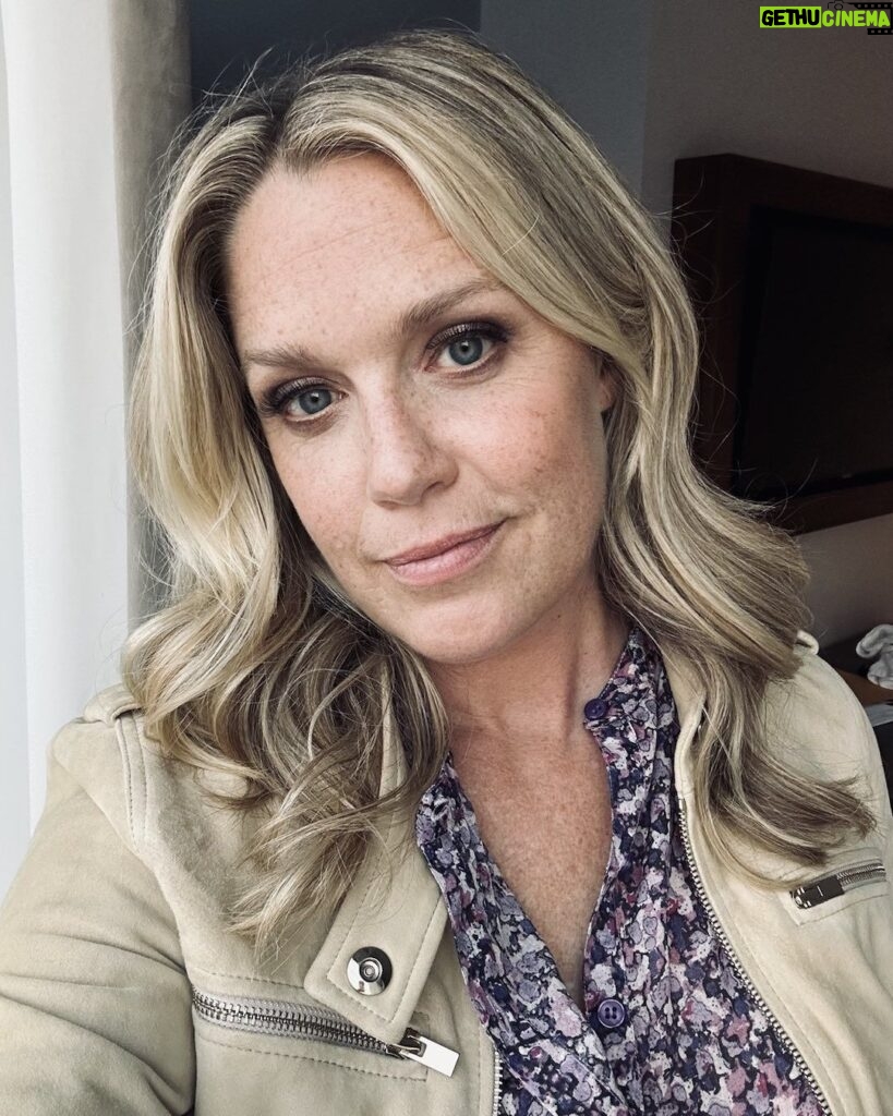 Jessica St. Clair Instagram - I so rarely have my hair brushed I just thought I should capture it on film. Thank you for indulging me. #letuslive