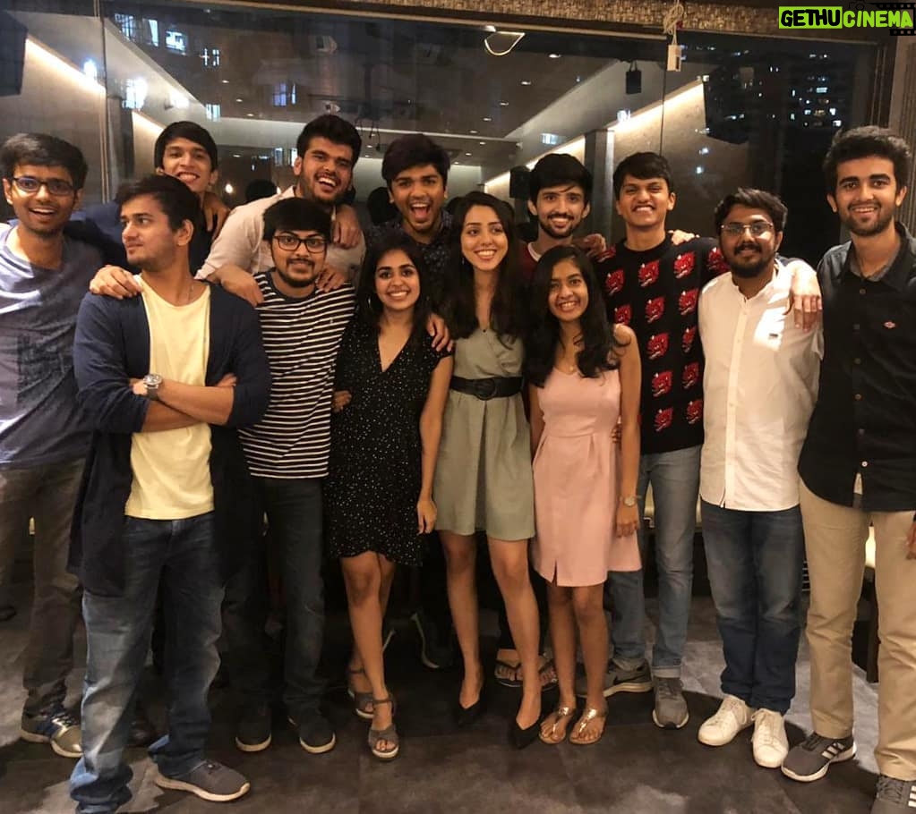 Jheel Mehta Instagram - Wishing my gorgeous group of friends and everyone else a very happy friendship day ❣️