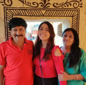 Jheel Mehta Instagram - Wishing everyone a very Happy Diwali and a prosperous New Year from the Mehta family✨✨✨✨