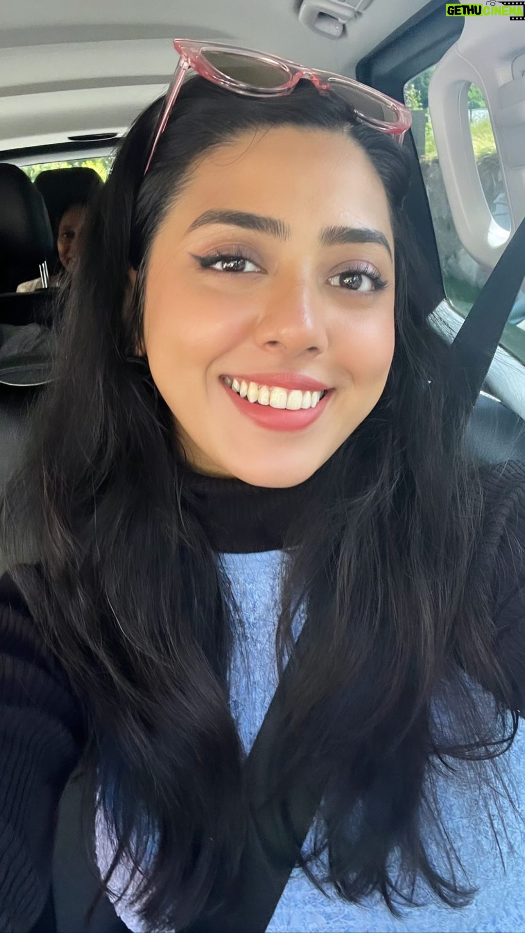 Jheel Mehta Instagram - Been feeling so good lately ✅ Completed my #37dayschallenge with @fitnesstalks.india @fitnesstalks_with_pranit which taught me a lot about consistency, patience and health ✅ Took steps to advance my business further (stay tuned to see what I’m talking about) ✅ Took some time off social media to just spend more time with myself ✅ Went on a lovely vacation with my parents (lots of photos, videos and reels coming your way!) I could not have asked for a better summer.