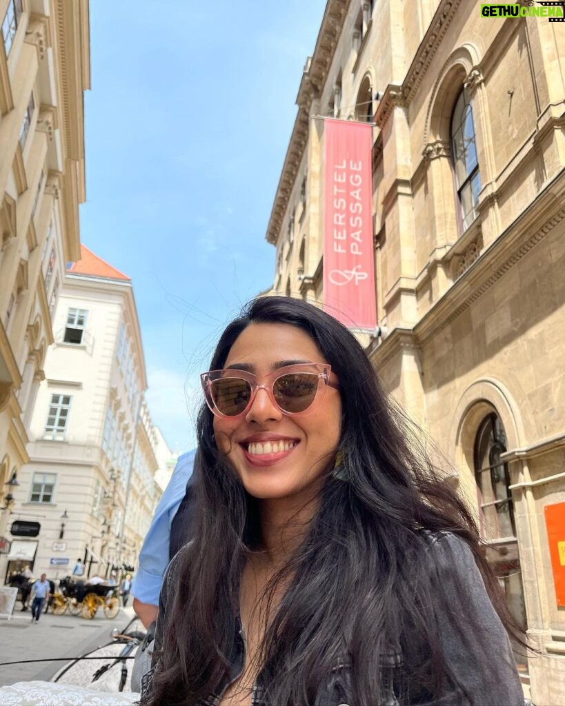 Jheel Mehta Instagram - I guess you can say that the last picture rocks 🧐🤪 Wien, Österreich