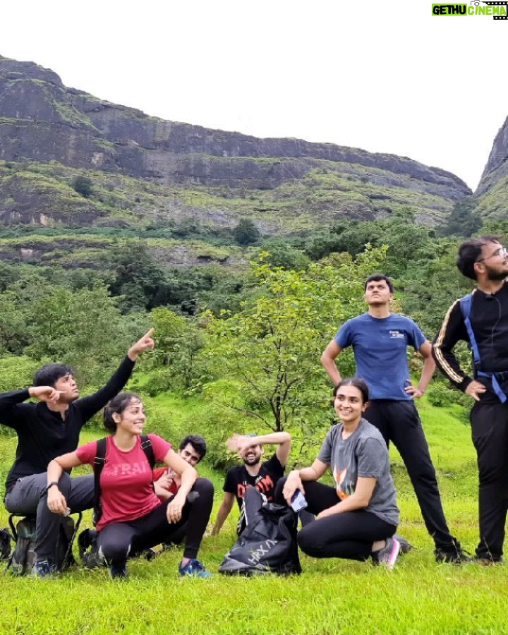 Jheel Mehta Instagram - Photo dump from up in the clouds 🌤️🌄 Swipe to the last video to look at the mesmerizing view from up there! The hike was totally worth it 💯 Had so much fun with my friends and two creative art directors (slide 4) 😂