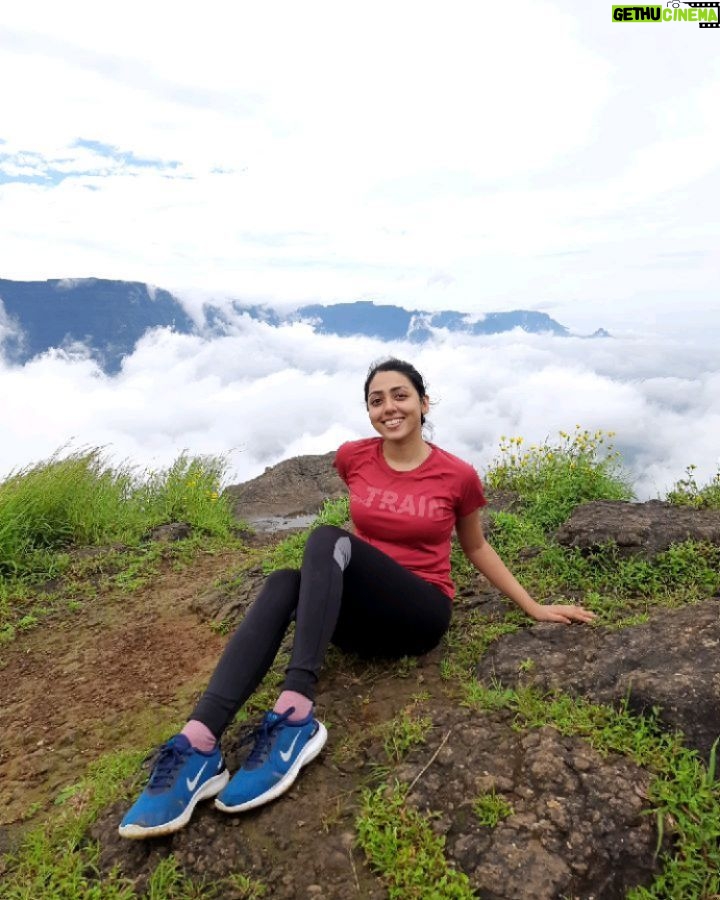 Jheel Mehta Instagram - Photo dump from up in the clouds 🌤️🌄 Swipe to the last video to look at the mesmerizing view from up there! The hike was totally worth it 💯 Had so much fun with my friends and two creative art directors (slide 4) 😂