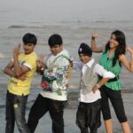 Jheel Mehta Instagram - Found this picture on my old laptop today. Hahaha good times. Circa 2011 Missing @bhavyagandhi97 🤷🏻‍♀️