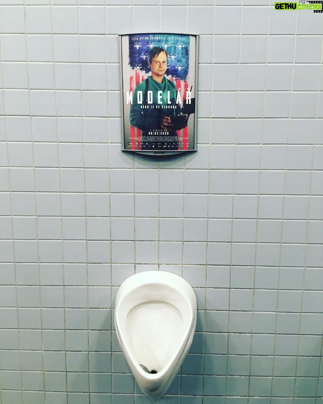Jiří Mádl - 699 Likes - Film MODELAR budete mit spojeny jen s prijemnymi pocity. V KINECH OD 6.2.