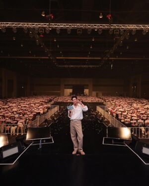Ji Chang-wook Instagram - ขอบคุณที่อยู่เคียงข้างกันมาตลอด 
แล้วเจอกันใหม่ครับ 💕