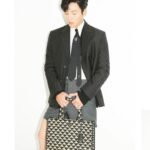 Ji Chang-wook Instagram - 미우치아 프라다와 라프 시몬스가 함께하는 프라다 SS23 남성복 컬렉션 오늘 오후 9시 프라다 닷컴에서 만나요! @Prada #PRADA #PRADASS23 #PradaSymbole #ad