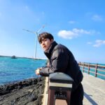 Ji Chang-wook Instagram - 이제 추워진 제주도에서 웰컴투 삼달리💜 @thenorthface_kr #광고 #노스페이스#워터쉴드눕시#방수눕시#웰컴투삼달리