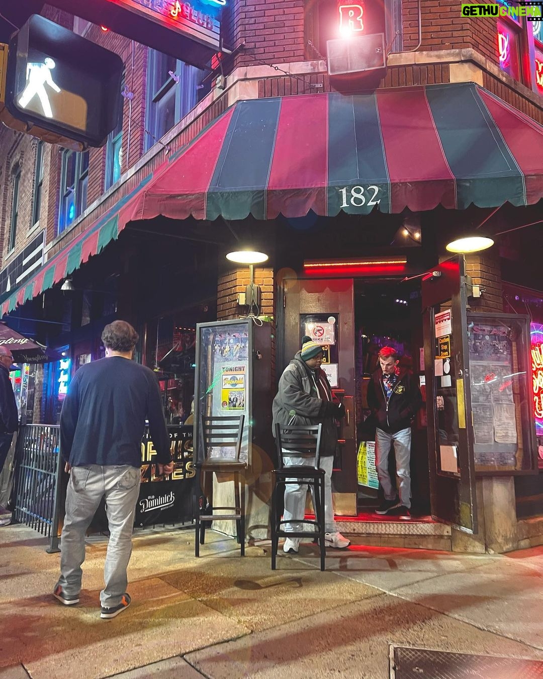 Jim Belushi Instagram - Touchdown in Memphis! Got on my Blue(s) Suede Shoes! 🕶️ Beale Street - Memphis