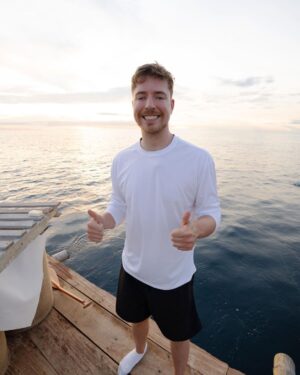 Jimmy Donaldson Instagram - New vid up, we spent 7 days at sea on a tiny raft lol