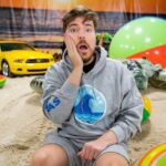 Jimmy Donaldson Instagram - Every time someone donates $10+ to TeamSeas today me or Mark Rober will slap ourselves lol COME WATCH THE LIVESTREAM!