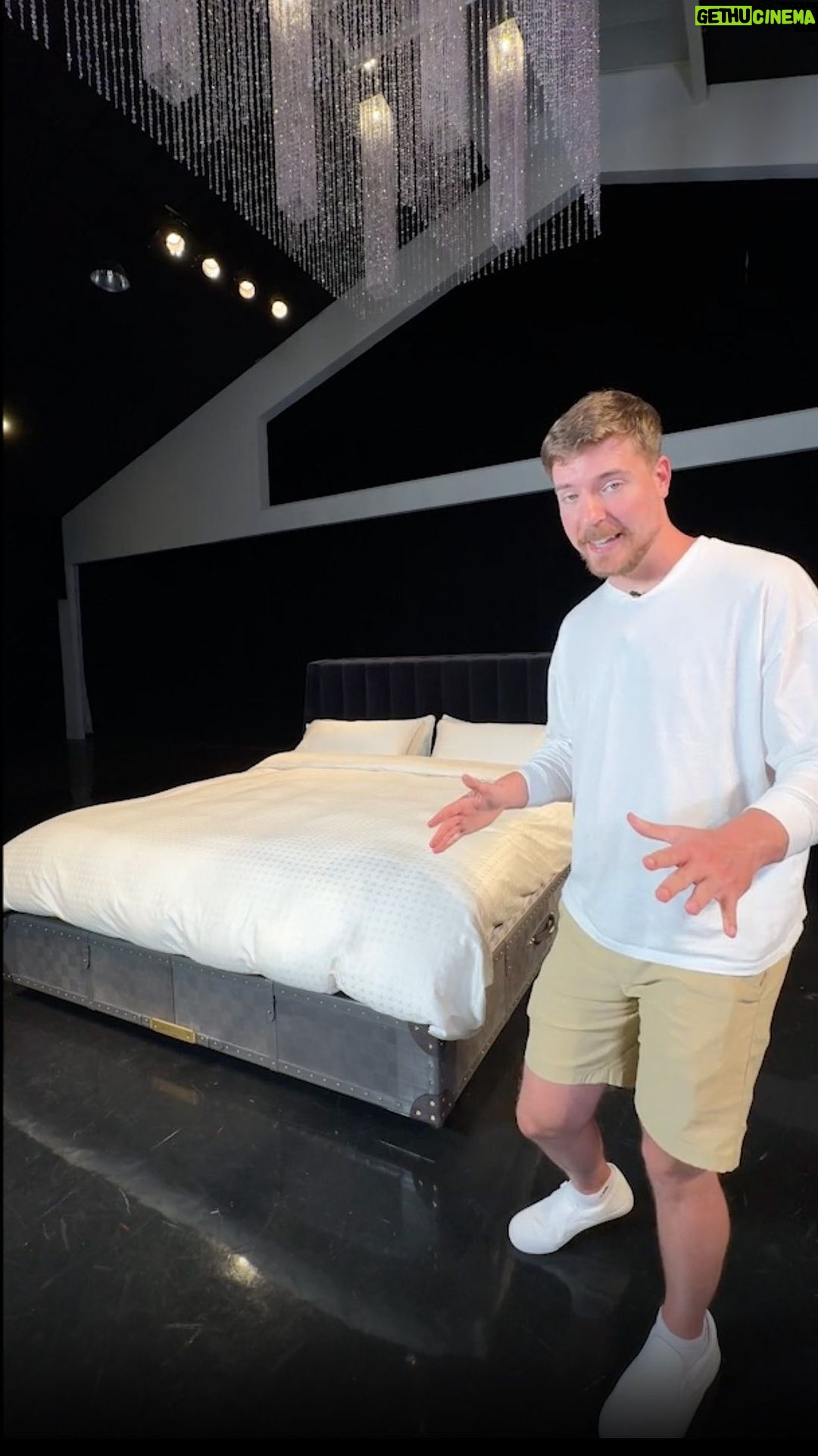 Jimmy Donaldson Instagram - I slept on the world’s most expensive bed 😴 🛏️