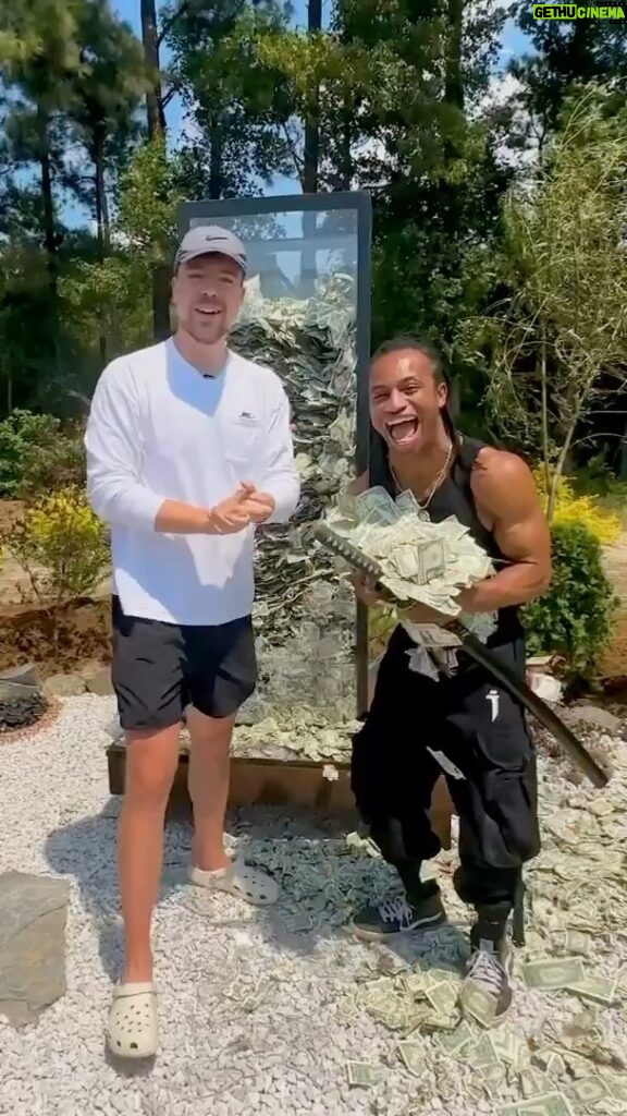 Jimmy Donaldson Instagram - Can you slice a bullet with a Katana for $20k?? (I thought it was impossible)