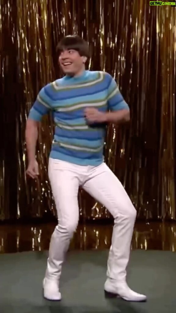 Jimmy Fallon Instagram - Happy #InternationalDanceDay! Bust a move and embarrass yourselves like no one’s watching!