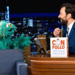 Jimmy Fallon Instagram - Rosita from @sesamestreet stops by to get a first look at Con Pollo, Jimmy’s new bilingual children’s book co-authored by @jlo, out Tuesday! The Tonight Show Starring Jimmy Fallon