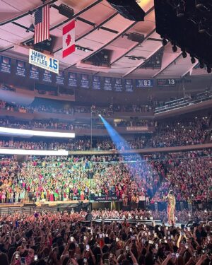 Jimmy Fallon Instagram - At #Harry 15 consecutive sold out shows @thegarden. Excuse me, green tea! You killed it tonight @harrystyles. That place was BOUNCIN’. Best fans as well. Lots of love.