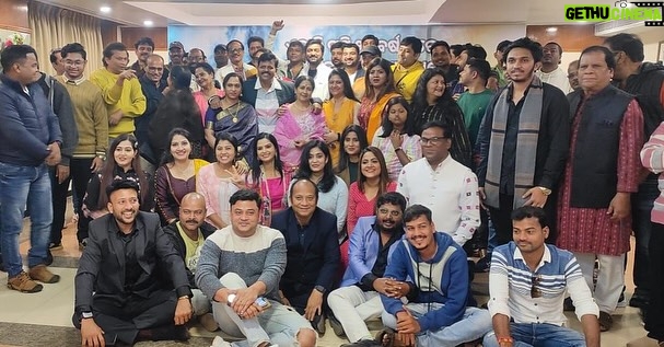 Jina Samal Instagram - Celebrating 20yrs of togetherness #tulasiparivar Hotel Seetal