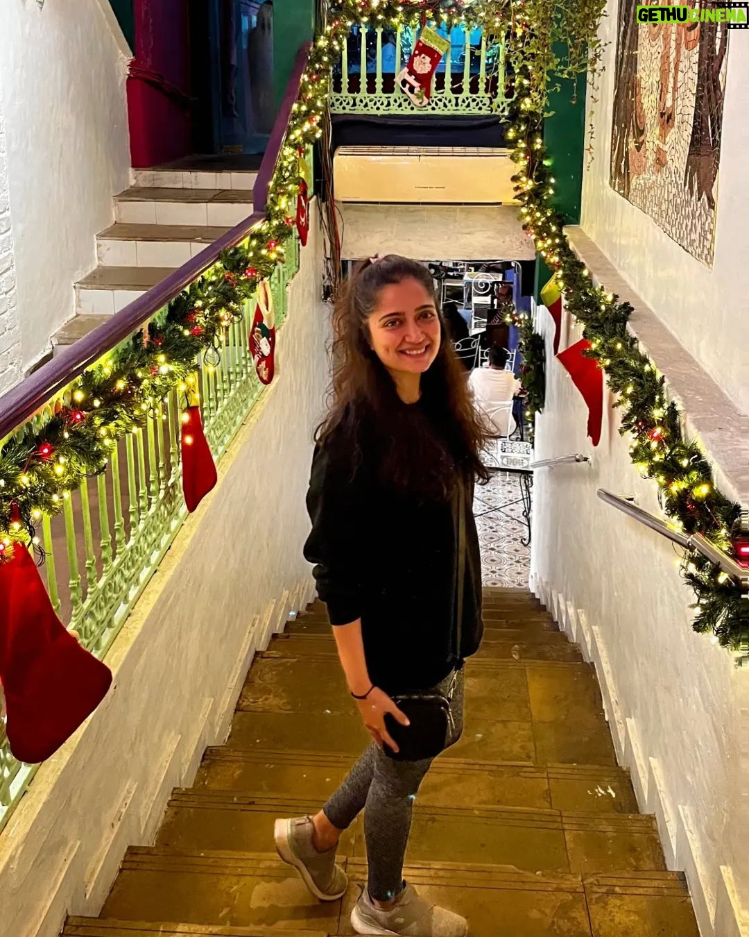 Jinal Belani Instagram - In Love... .. ...With this Christmas vibes 😁🌲❄️✨ Candies, Bandra