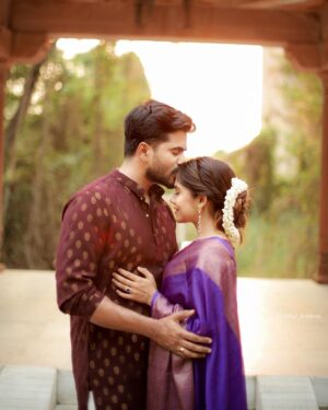 Jisma Jiji Instagram - With Husband @vimal_kumar_online  Photography : @athul_krishna________ 
Styling : @stylewithandriya 
MUA: @gopzmeow 
Jisma’s saree : @meadow_by_priyanka
Blouse stitched @acornfashionlines 
Earring: @zorros_jewelstore
Bracelet: @accessorize_with_ruhnaal
Vimal’s: @acornfashion_mens #lovestory #jismavimal