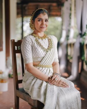 Jisma Jiji Instagram - Jisma & Vimal | 9°49'23.6"N 76°17'52.0"E
Makeover by : @rizwan_themakeupboy 
Stylist : @stylewithandriya 
Events by : @shufflevents