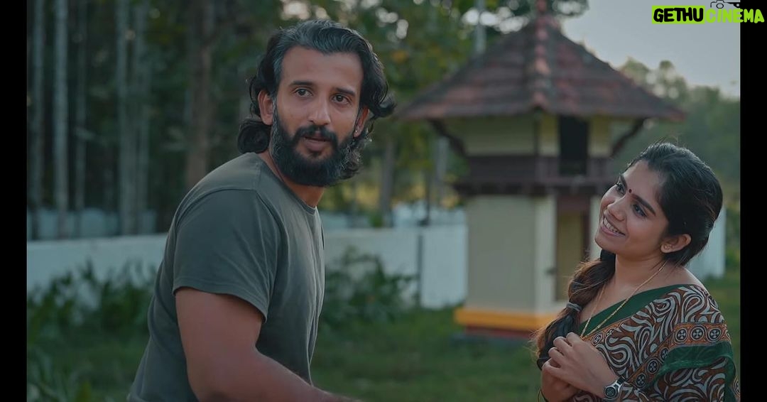 Jisma Jiji Instagram - “Rubber undo”-nnu chotichapo, kutti “Lover undo”-nnu kettathinu njan enthu cheyaana!!! -Vinod Amballur Reaching 4Million views in 5 days!! Thankyou for the love and support you’re giving for the third episode of our series “Adhyam Joli Pinne Kalyanam” in Jisma&Vimal YouTube channel.❤️ . . . . . #adhyamjolipinnekalyanam #jismavimal #jismaandvimal #millionviews #youtube #trending #malayalamseries #happiness #gratitude #actorprepares #lovewhatido