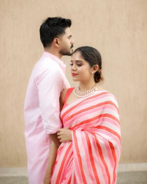 Jisma Jiji Instagram - Stronger Together

Stills: @athul_krishna________
Styling : @stylewithandriya @andriya_nunez
Jisma outfit : @acornfashionlines
Vimal oufit : @acornfashion_mens
MUA:@the_palette__studio