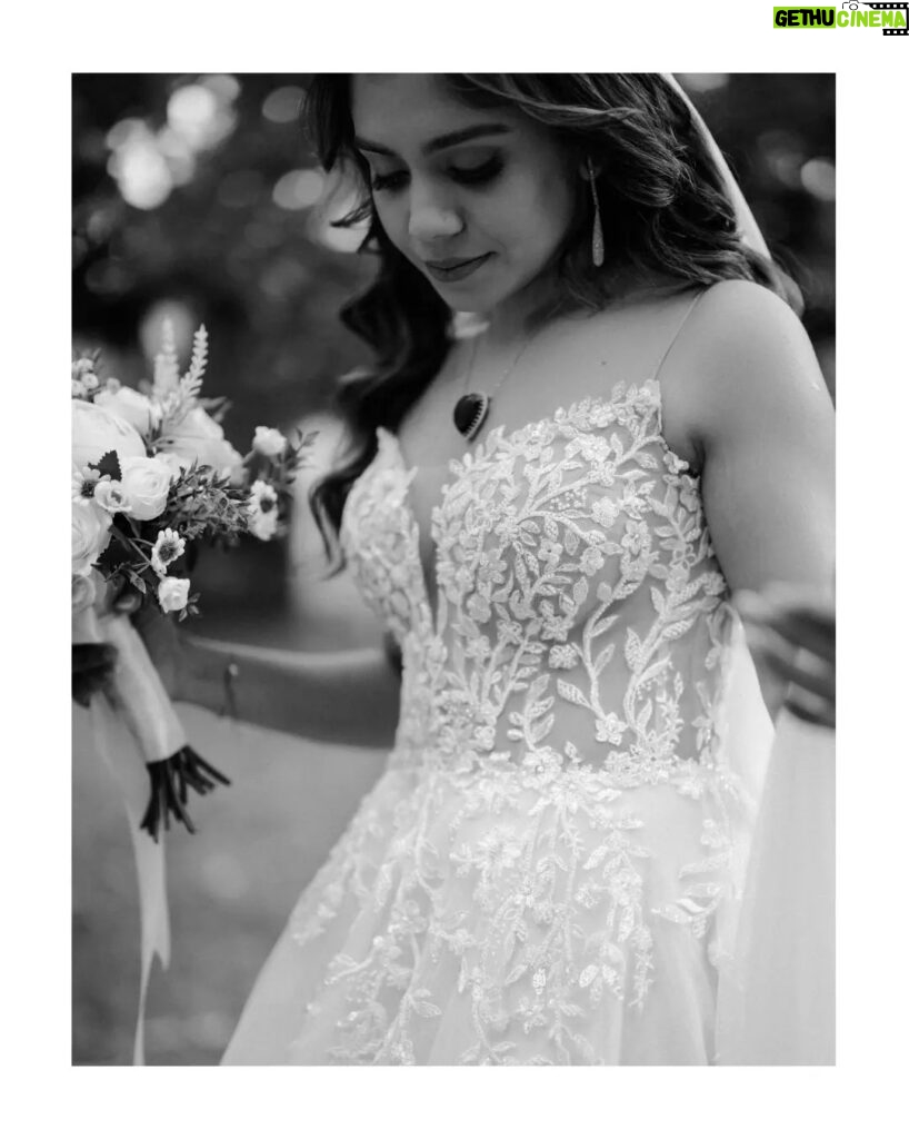 Jisma Jiji Instagram - "And, Now you see me" Wedding Shot by : @sk_abhijith Wedding Stylist of jisma: @stylewithandriya @andriya_nunez Wedding Styling for Vimal: @jisma_jiji_kizhakkarakattu Wedding makeover: @rizwan_themakeupboy Events: @shufflevents Gown: @daislebridals
