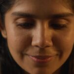Jisma Jiji Instagram – ഒറ്റയ്ക്ക് തിന്നാനുള്ള plan ആയിരുന്നു അല്ലെ …
Watch full Video of Manassariyum ee Yanthram Part 2 by Chungath Jewellery

#jismavimal #malayalamcomedy

Written by: @jisma_jiji_kizhakkarakattu 
Directed by: @vimal_kumar_online 
DOP: @asif_pav 
Edited by: @rakezdp 
Colorist: @neelavelichamcollective 
Mixing: @spikeeleven 
Music: @azimroshan 
Lyrics: @hrishikesh_mundani 
Singer: @rohan11dm 
Music Programming: @sreehariachunair 
BGM: @antonyelbin 
MUA: @styled_by_ശ്രുതി
Art: @hari7799
Designs : @arjun_gb_
Song Mixing: @sreerag_musiq 
Stills: @athul_krishna________ 
Production controller: @jiffinjiji
