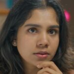 Jisma Jiji Instagram - I love you എന്ന് പറയുന്ന അത്ര പാടൊന്നും ഇല്ലല്ലോ I hate you എന്ന് പറയാൻ Watch full Episode of Manassariyum ee Yanthram Part 2 by Chungath Jewellery on Jisma and Vimal #jismavimal #malayalamcomedy Written by: @jisma_jiji_kizhakkarakattu Directed by: @vimal_kumar_online DOP: @asif_pav Edited by: @rakezdp Colorist: @neelavelichamcollective Mixing: @spikeeleven Music: @azimroshan Lyrics: @hrishikesh_mundani Singer: @rohan11dm Music Programming: @sreehariachunair BGM: @antonyelbin MUA: @styled_by_ശ്രുതി Art: @hari7799 Designs : @arjun_gb_ Song Mixing: @sreerag_musiq Stills: @athul_krishna________ Production controller: @jiffinjiji
