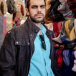 João André Instagram - Já dizia Shakespeare: Actor sem lenço não é actor. Não dizia, mas também vocês estão-se a cagar pro que dizia o Shakespeare.