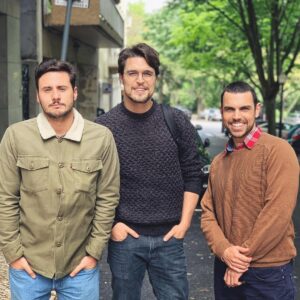 João André Instagram - Este Manager não é Deus mas leva-me até Jesus.