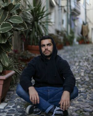 João André Instagram - E vamos em 7 sessões no Porto! Sinto que já chega. Eu e o Carlos não somos os DZRT.