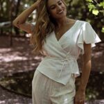 Joana Alvarenga Instagram - Cada passo, por menor que seja, é um progresso ao destino desejado. Nunca se esqueçam disso 🤍🙏⭐️ . #destiny #dream #faith #nevergiveup #stepbystep #2024 #beginning