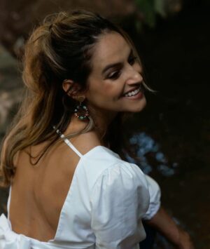 Joana Alvarenga Instagram - A liberdade e a fé, é a ave que sente a luz e canta quando a madrugada ainda está escura! By Tagore
.
#nature #freedom #peace #bird