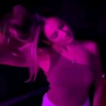 Joana Alvarenga Instagram - Liguem o som e vamos Rockarrrr🎸🎸🎸🤟🤟🤟