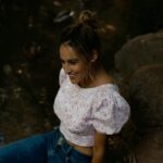 Joana Alvarenga Instagram - A sentir as vibrações da última Super Lua do ano. Sorrindo e agradecendo cada novo dia, cada nova etapa e toda a superação de um Ano bem atípico. Quem vive do bem e está bem consigo, a vida sorri e eu sorrio para ela. Vivendo e aprendendo 🙏🤍⭐ #carpediem #vivendoeaprendendo #staystrong #superlua