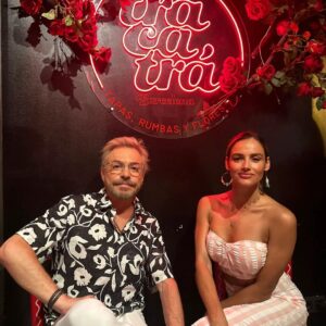 Joana Alvarenga Instagram - Olé olé Barcelona olé 💃💃💃
.
#barcelona #barça #catalunya #cataluña #tapas #vacay #spain #espanha #flamenco #latina #latinagirl #ole