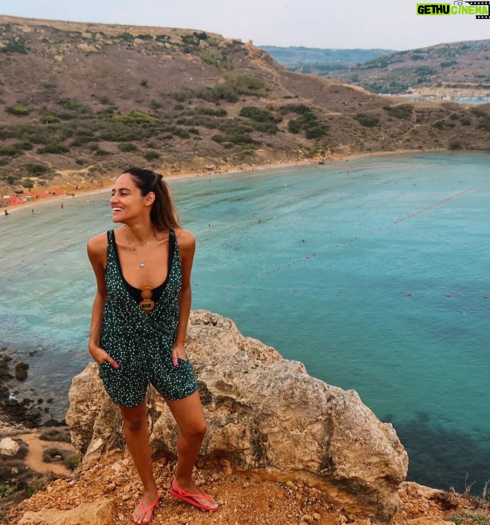 Joana Alvarenga Instagram - Golden bay, Singita Miracle Bay, Ghajn Tuffieha ⛵☀️💙🇲🇹🐚🐠 . #beach #beachlife #exploring #travelling #malta #maltaisland #goldenbay #singitamiraclebeach #ghajntuffieha #islandlife #vacay #summer23 #peace #blue #love #paradise #paradiseisland #imblessed Malta